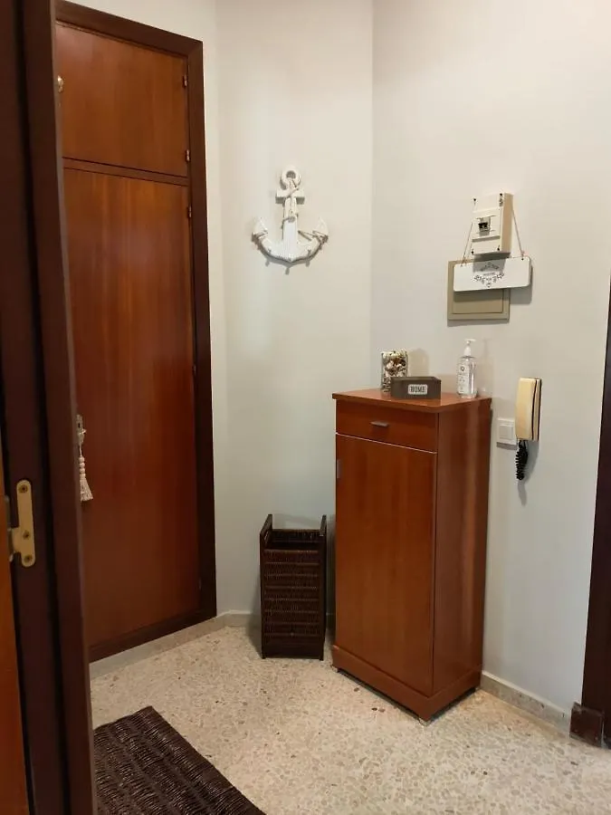 Apartamento En Pleno Centro De Cadiz Con Parking Economico