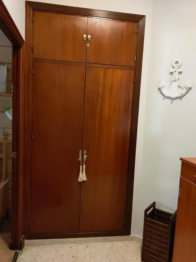 Apartamento En Pleno Centro De Cadiz Con Parking Economico Spain
