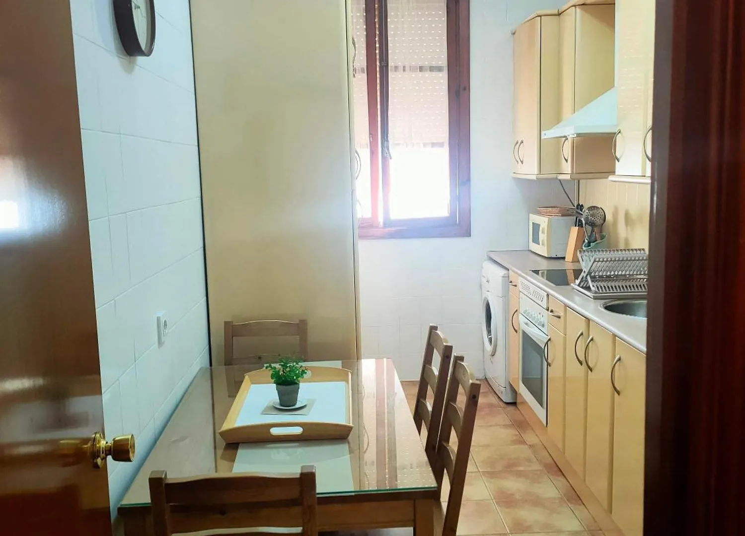 Apartamento En Pleno Centro De Cadiz Con Parking Economico 0*,  Spain
