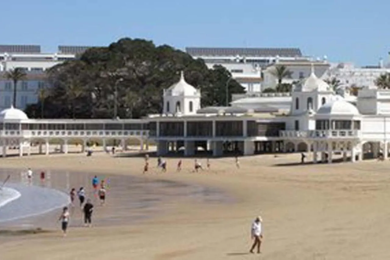 Apartamento En Pleno Centro De Cadiz Con Parking Economico Apartment