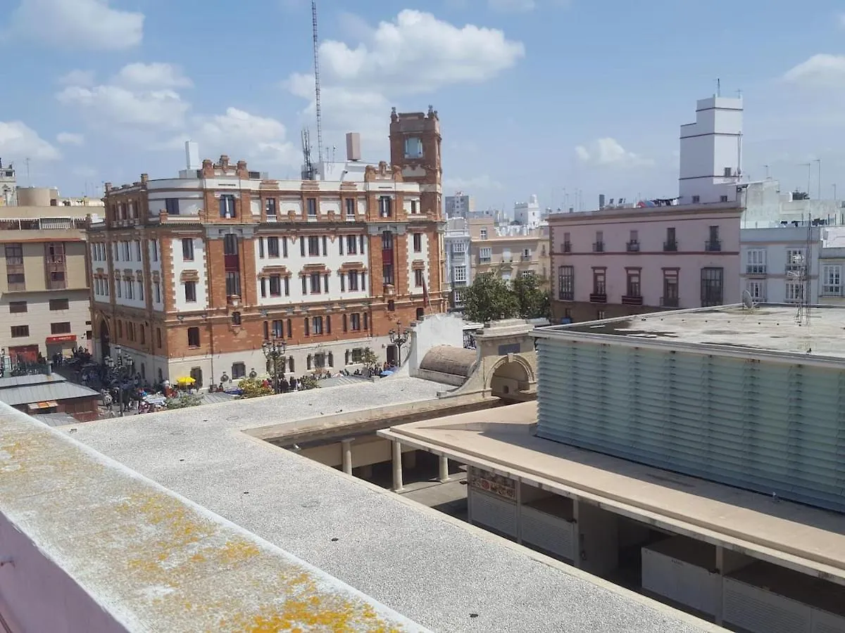 Apartamento En Pleno Centro De Cadiz Con Parking Economico